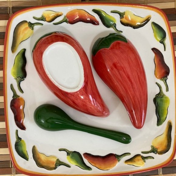 4 pc SET Chili Pepper Serving Dishes - Picture 3 of 5